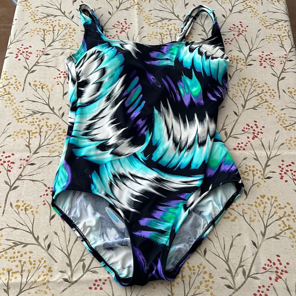 One piece women’s tank style, bathing suit, size 16, no issues, aqua, black